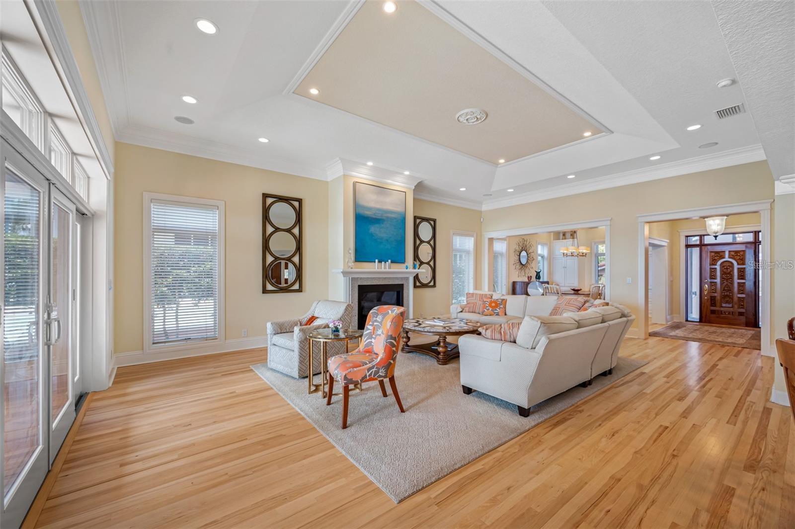 LONE PALM BEACH - Residential