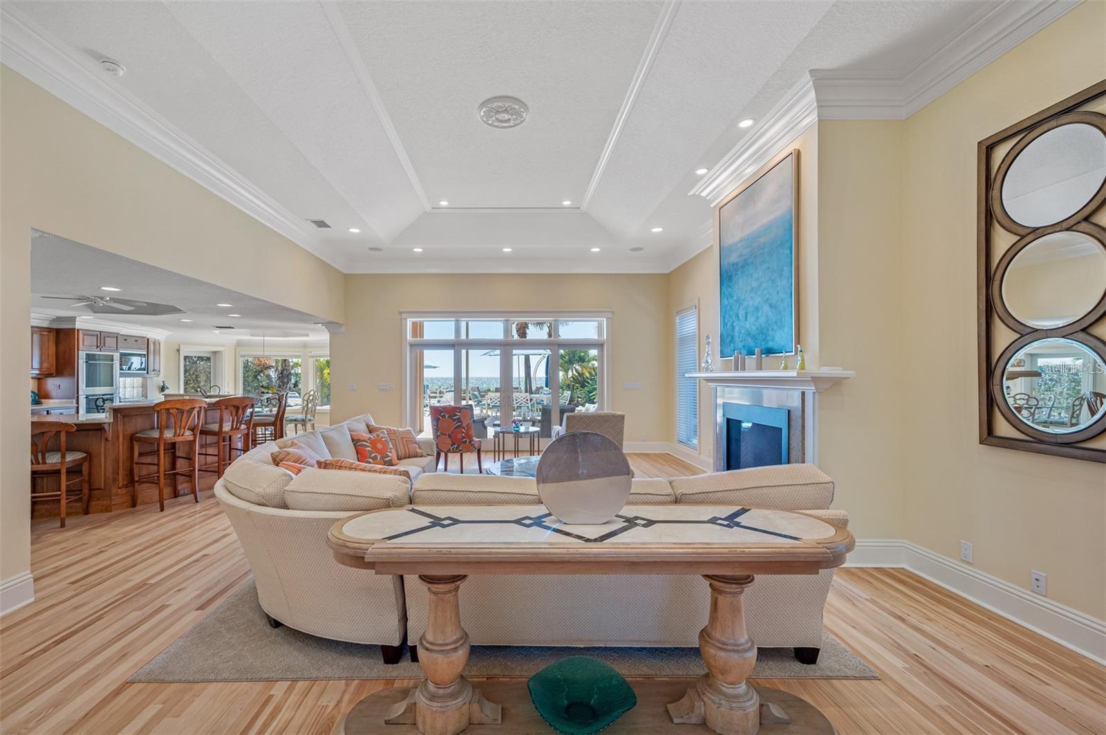 LONE PALM BEACH - Residential