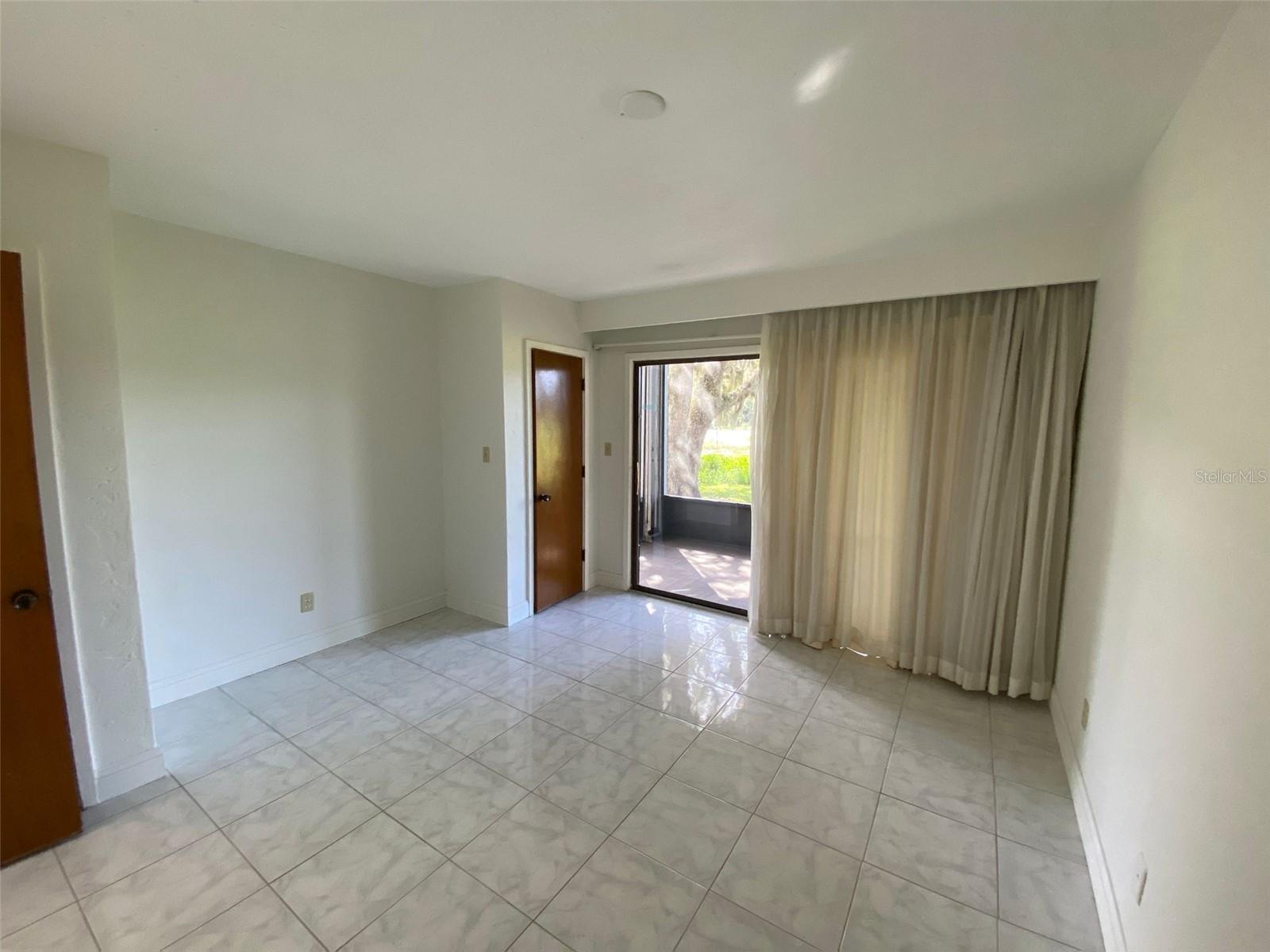 GRENELEFE CAMELOT CONDO UNIT 05 PH 01 - Residential