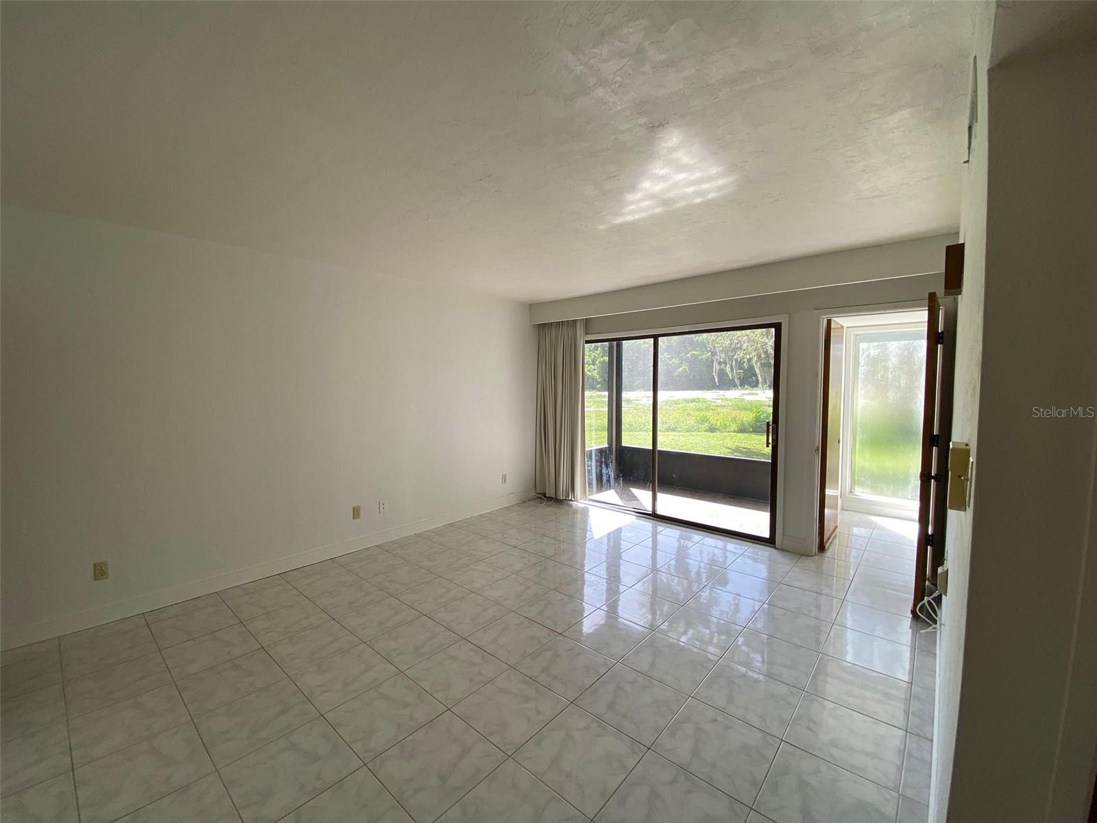 181 PALM VIEW COURT 3460/1