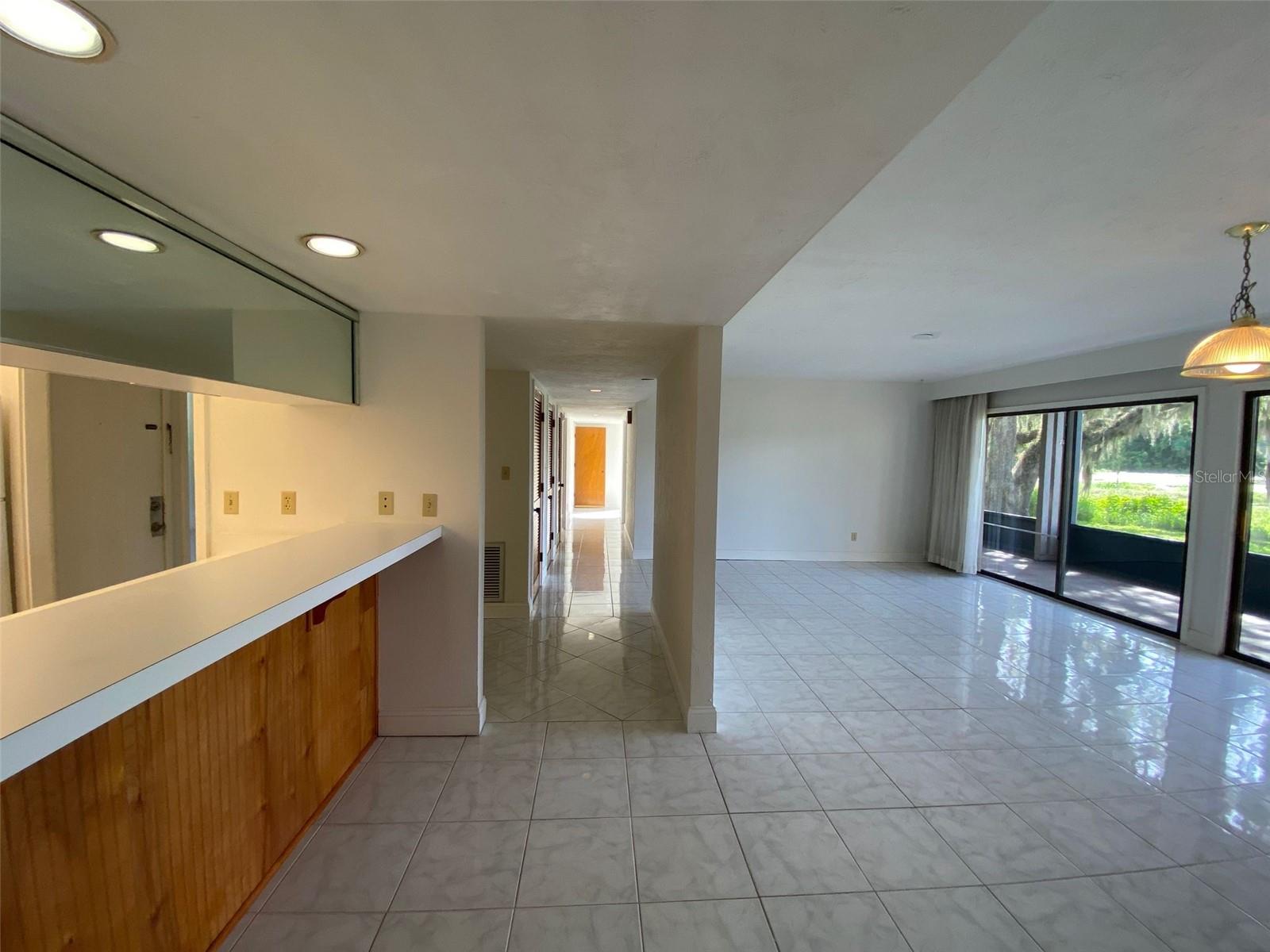 181 PALM VIEW COURT 3460/1