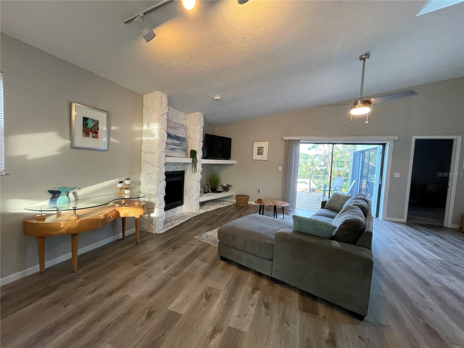 SEASIDE POINT - Residential Lease