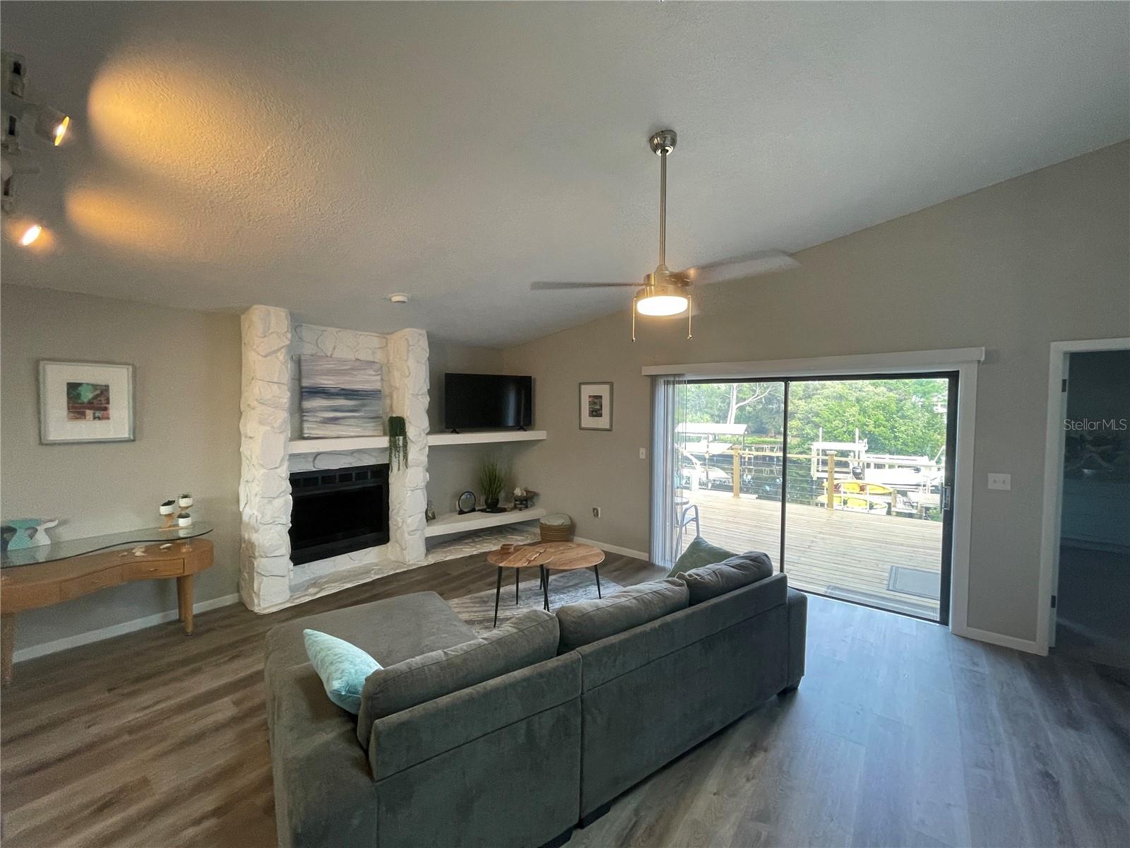 SEASIDE POINT - Residential Lease