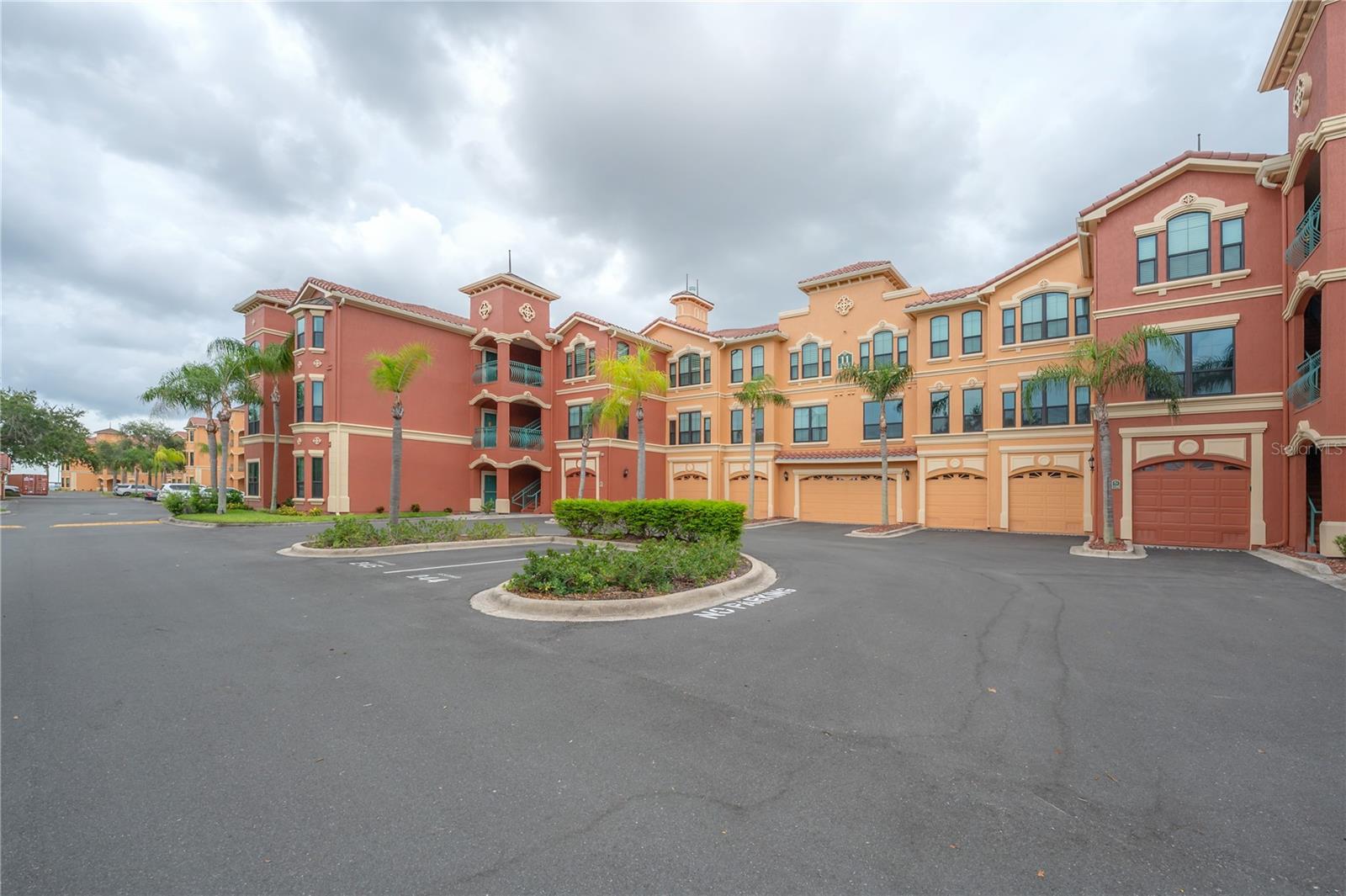 GRAND BELLAGIO AT BAYWATCH CONDO THE - Residential