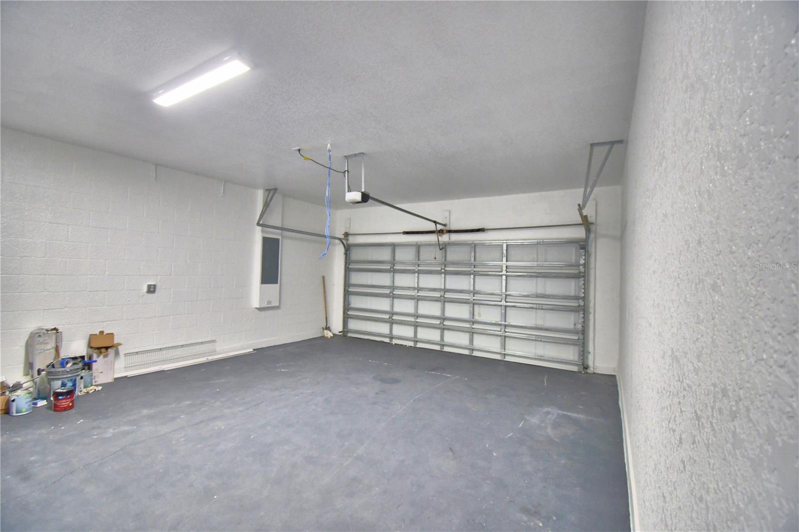 AVON PARK LAKES - Residential