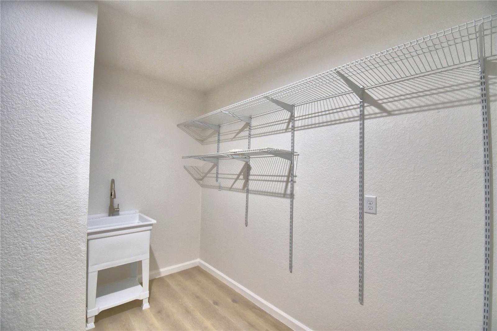 AVON PARK LAKES - Residential