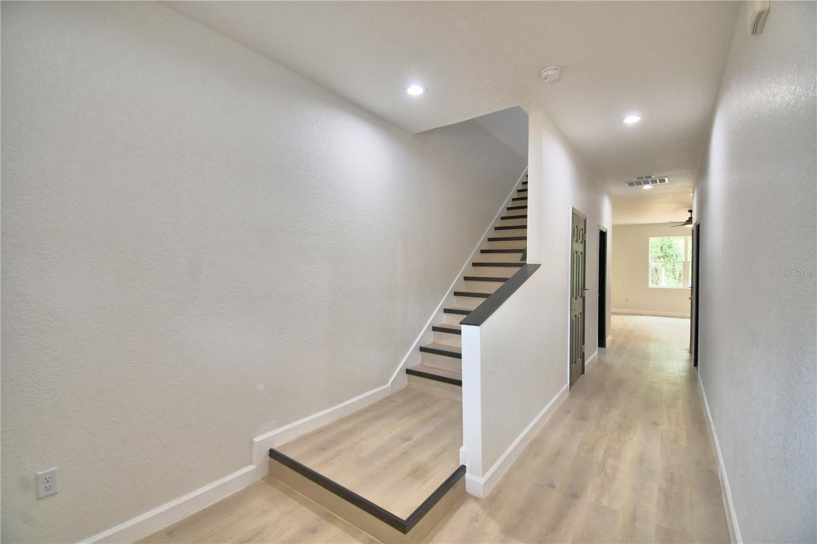 AVON PARK LAKES - Residential