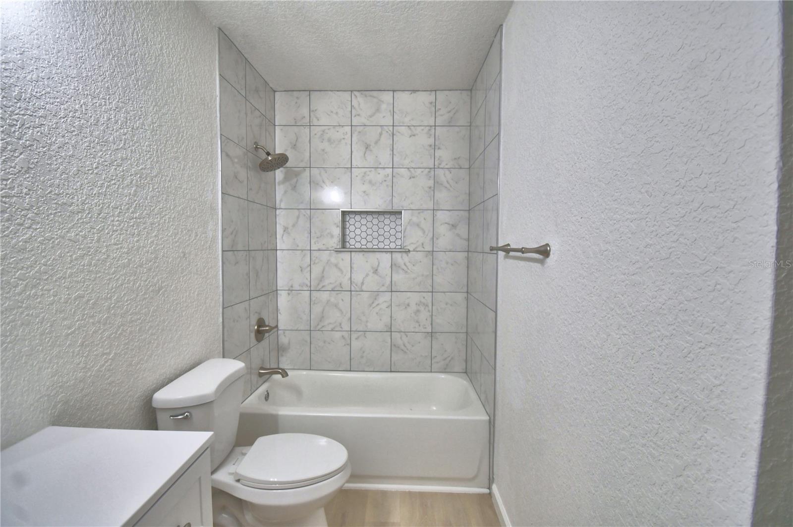 AVON PARK LAKES - Residential