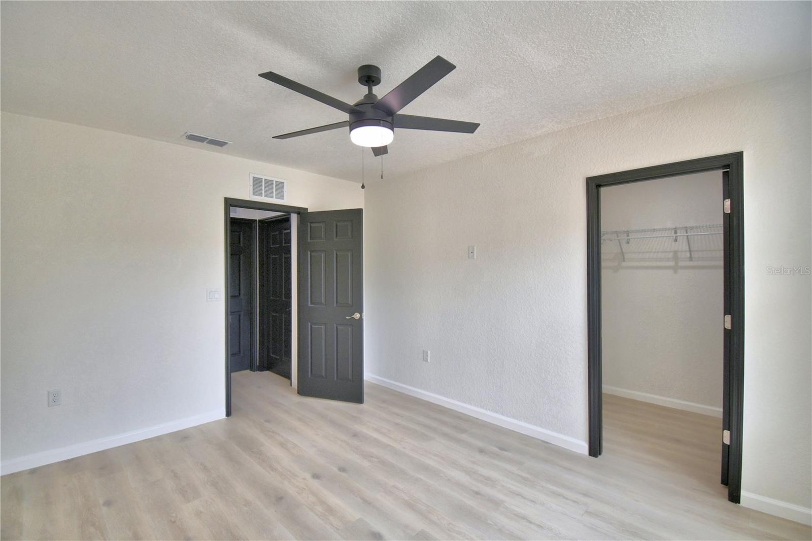 AVON PARK LAKES - Residential