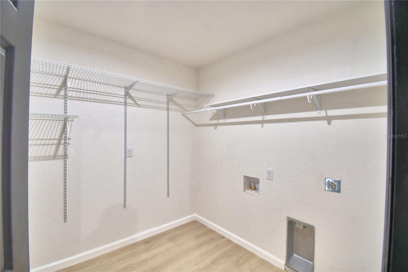 AVON PARK LAKES - Residential