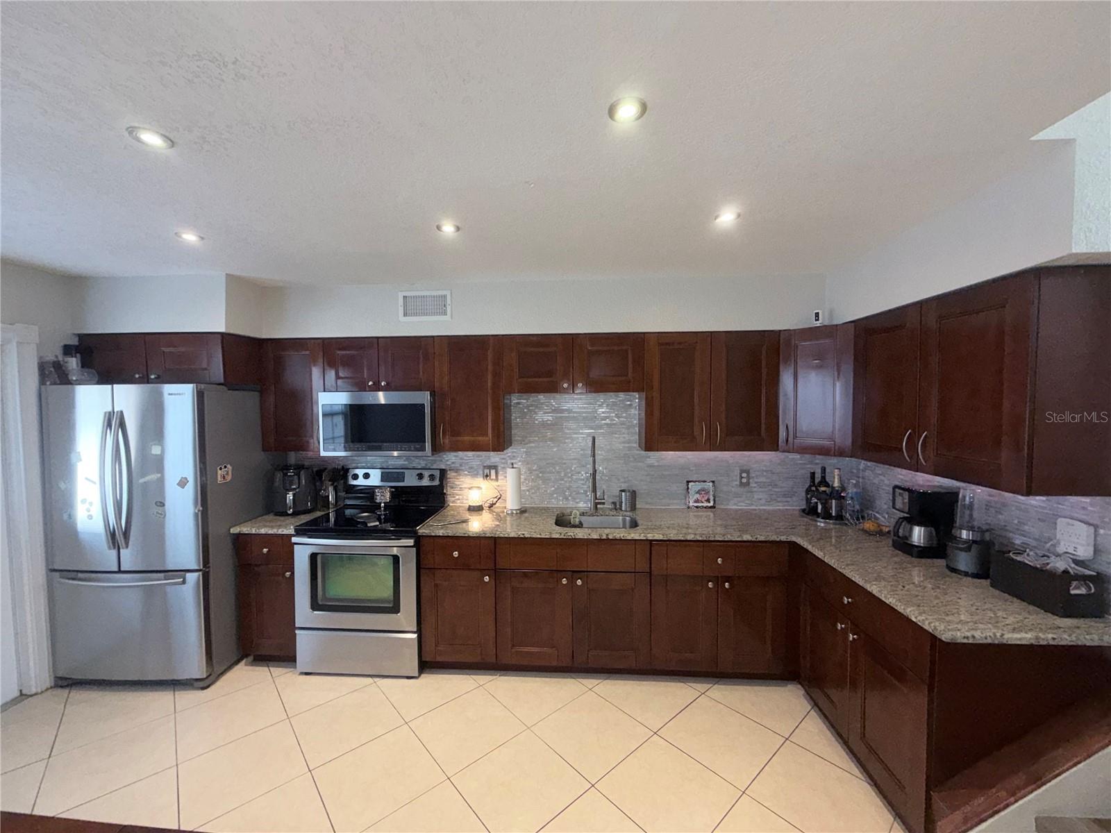 TOWNN COUNTRY VILLAS A CONDO - Residential