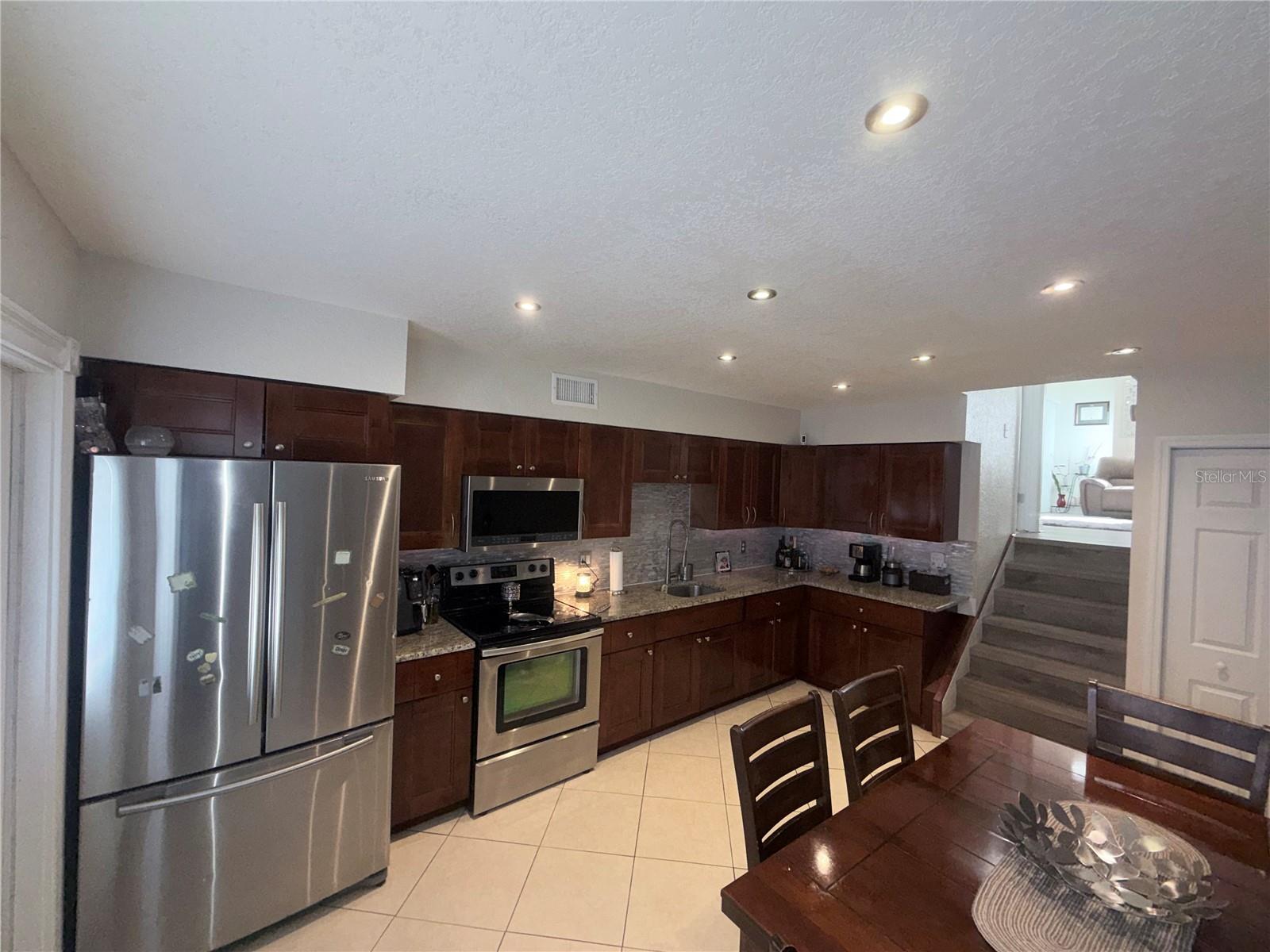 TOWNN COUNTRY VILLAS A CONDO - Residential