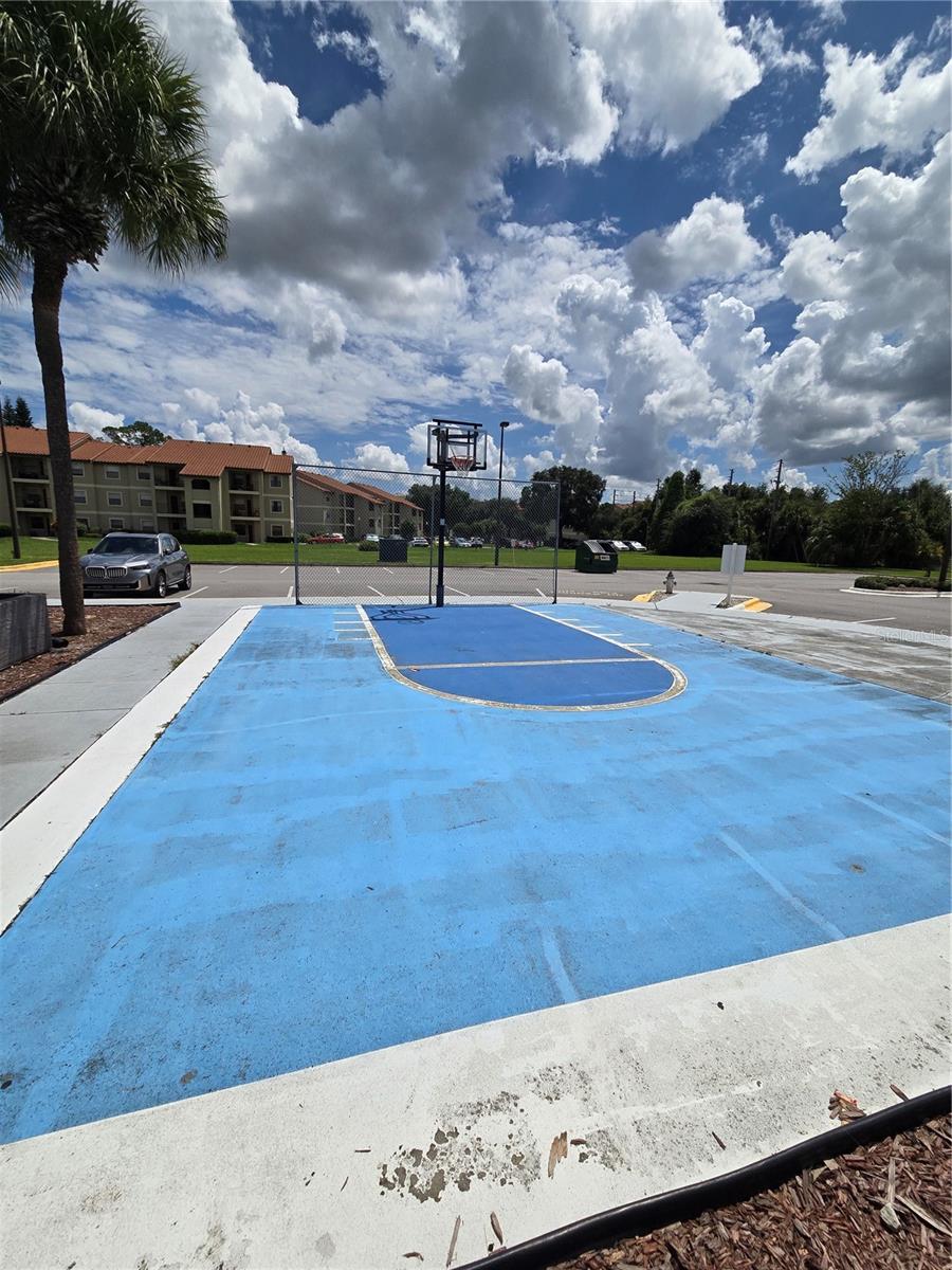 PARKWAY PALMS RESORT MAINGATE CONDO - Residential