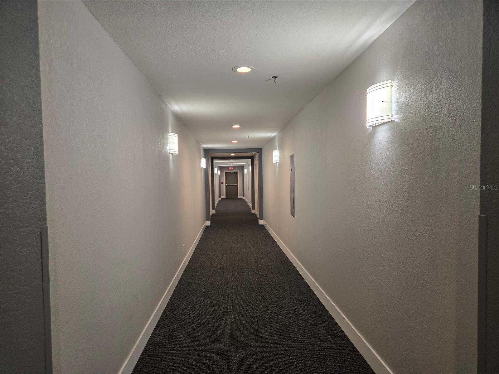 PARKWAY PALMS RESORT MAINGATE CONDO - Residential