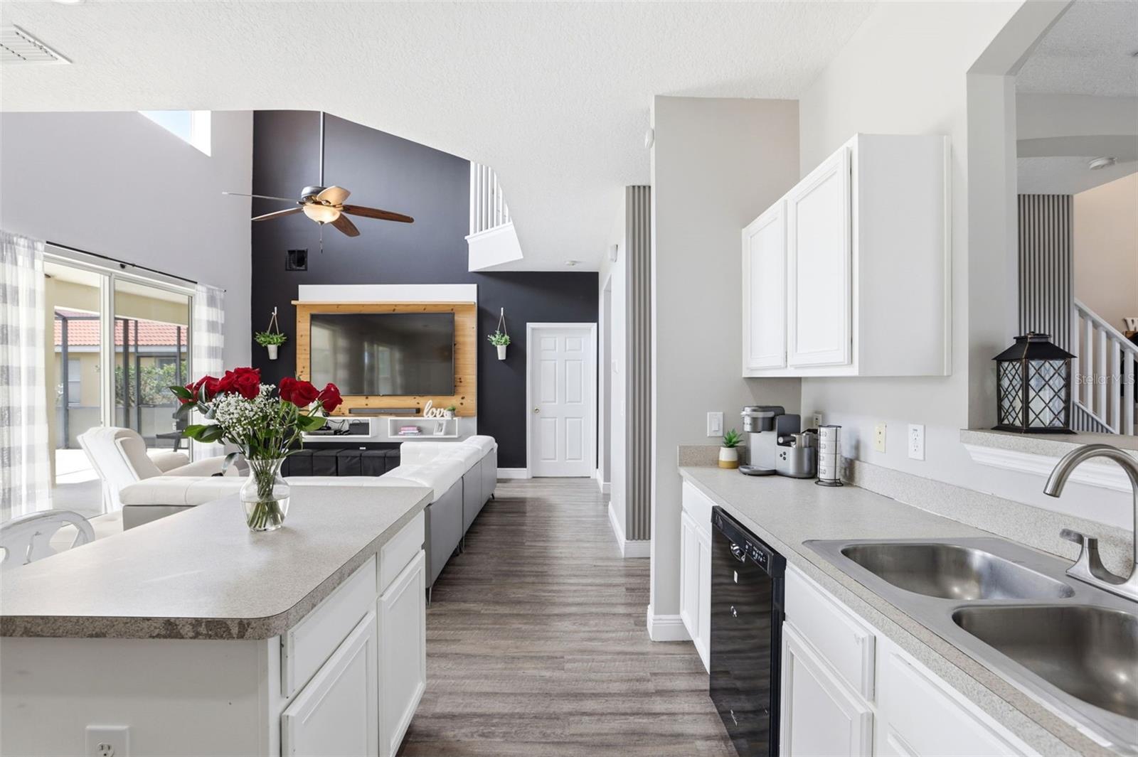 AVIANA PH 01 - Residential