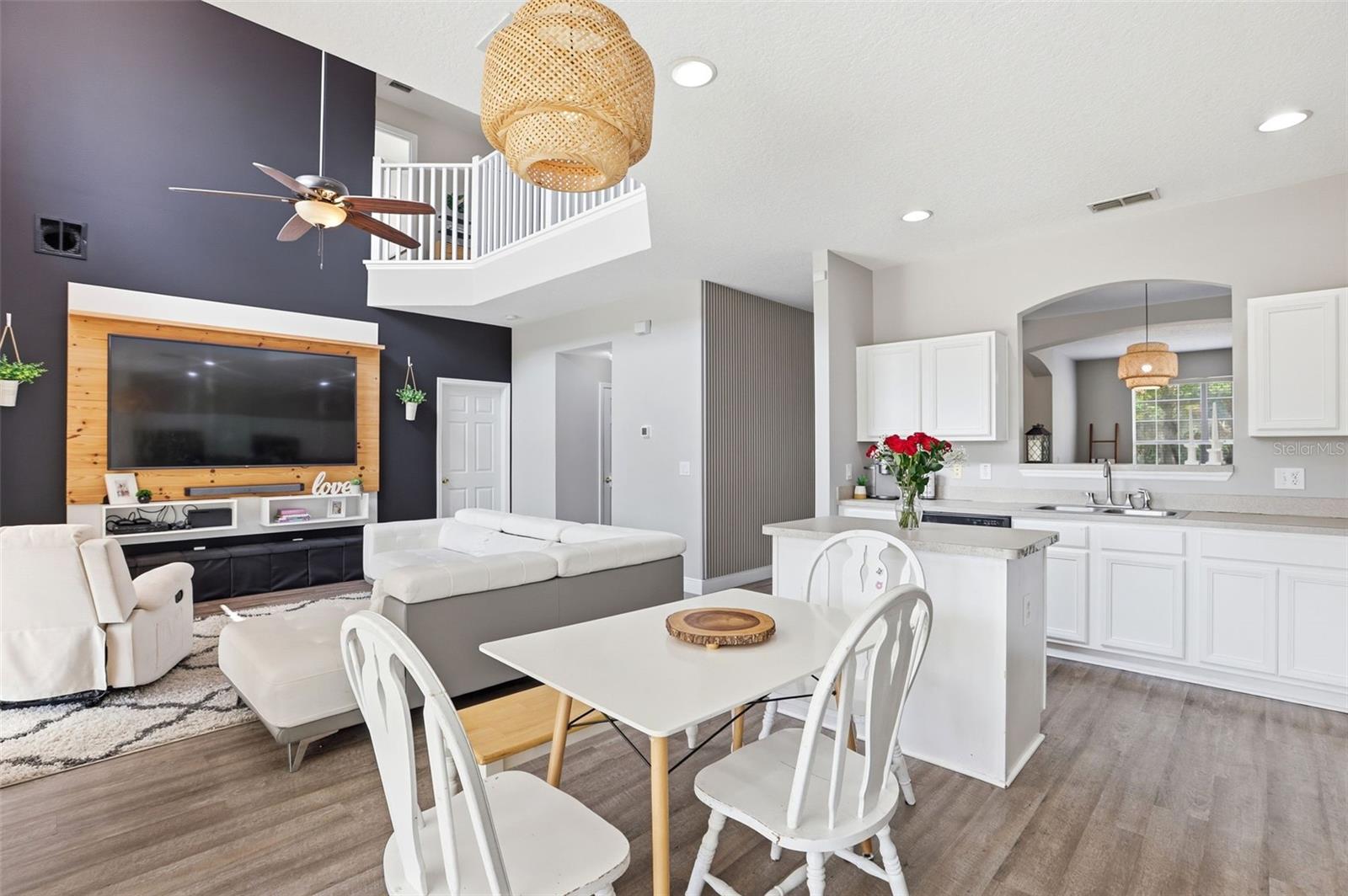AVIANA PH 01 - Residential