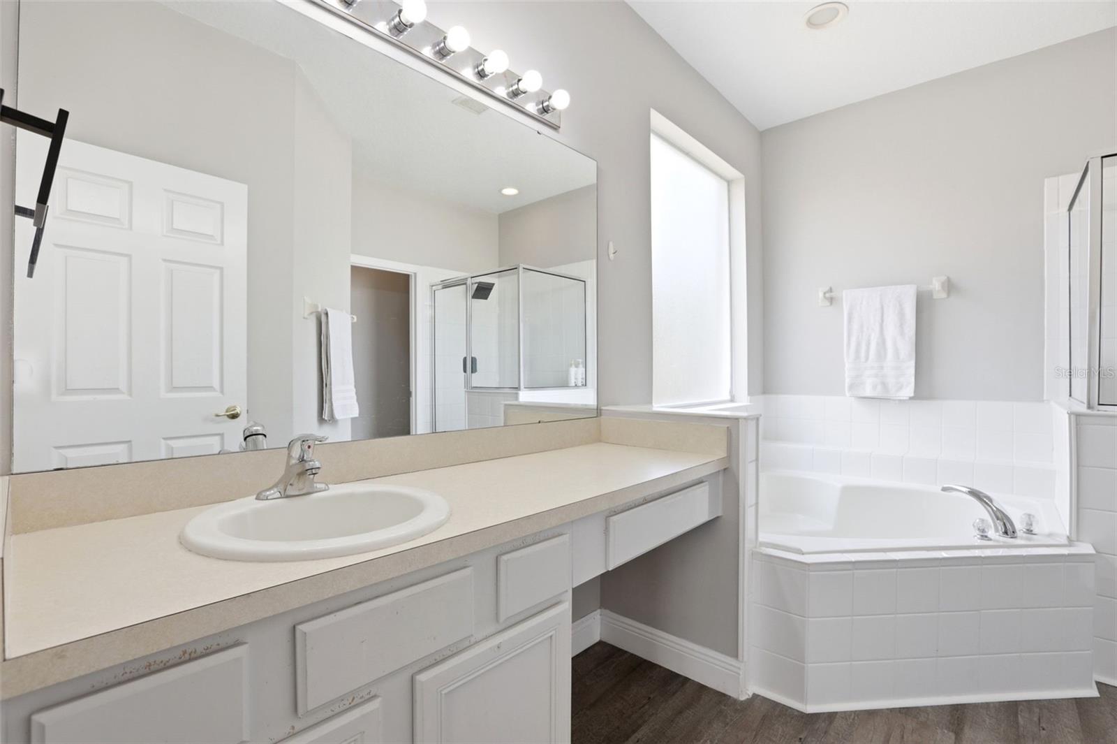 AVIANA PH 01 - Residential