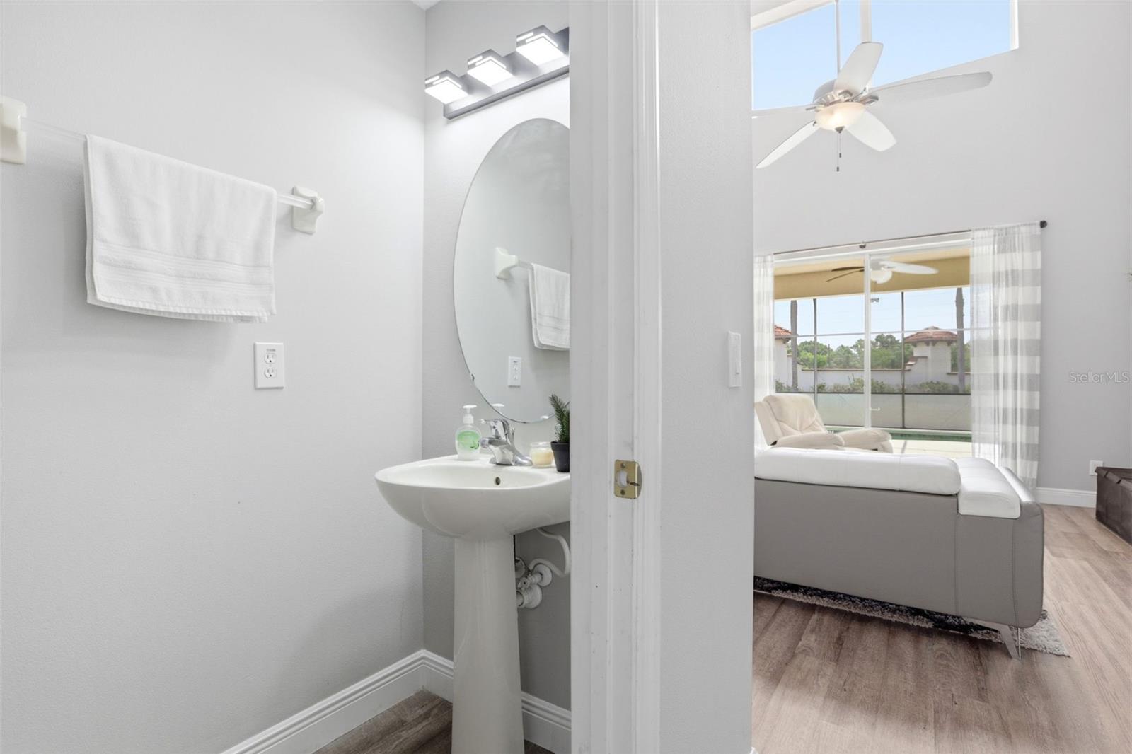 AVIANA PH 01 - Residential