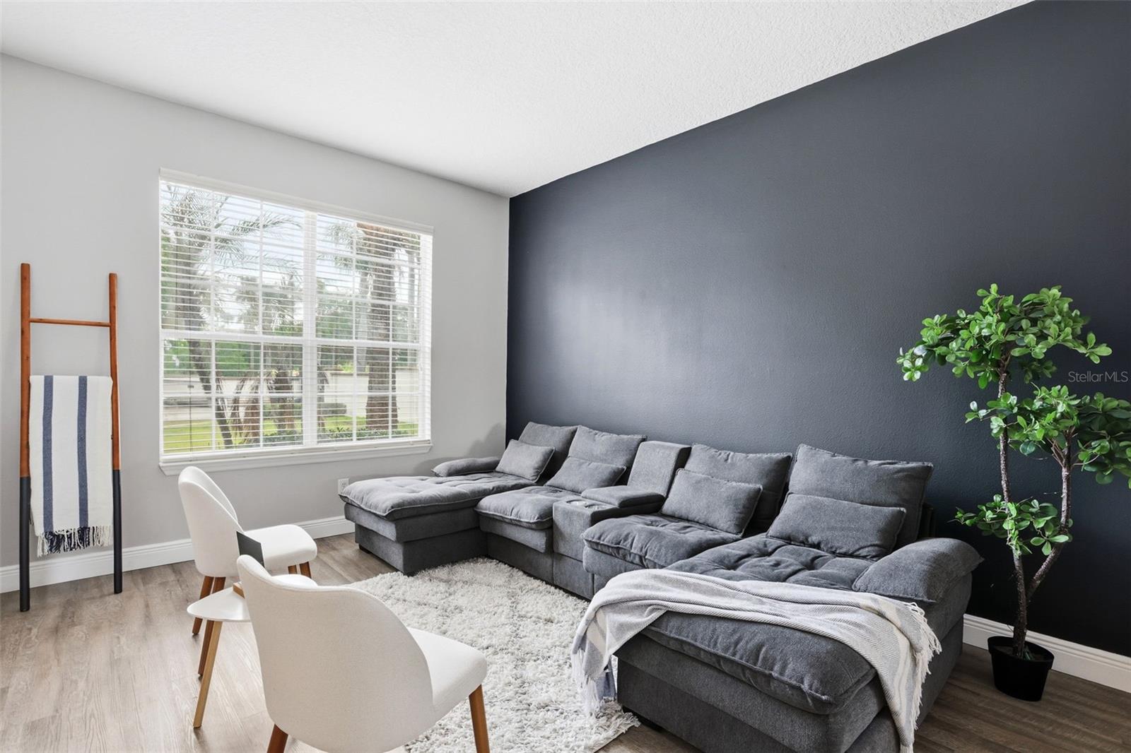 AVIANA PH 01 - Residential