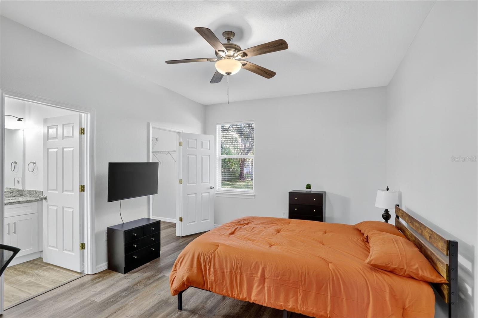 LONE PINES - Residential