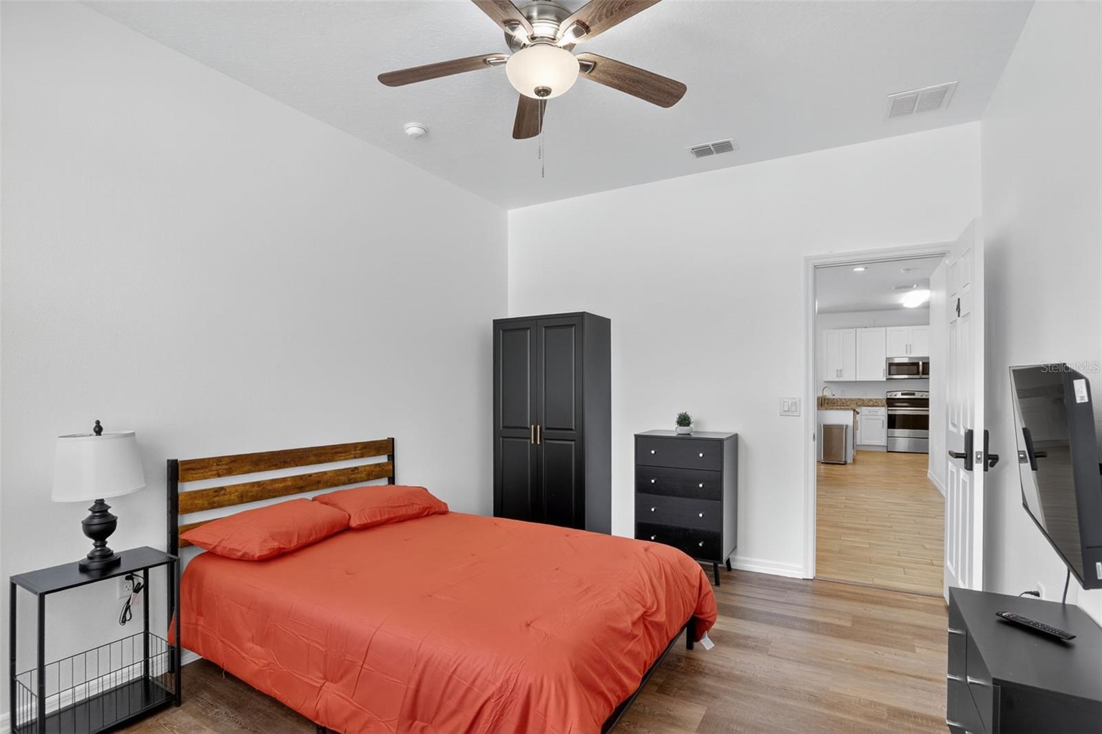 LONE PINES - Residential