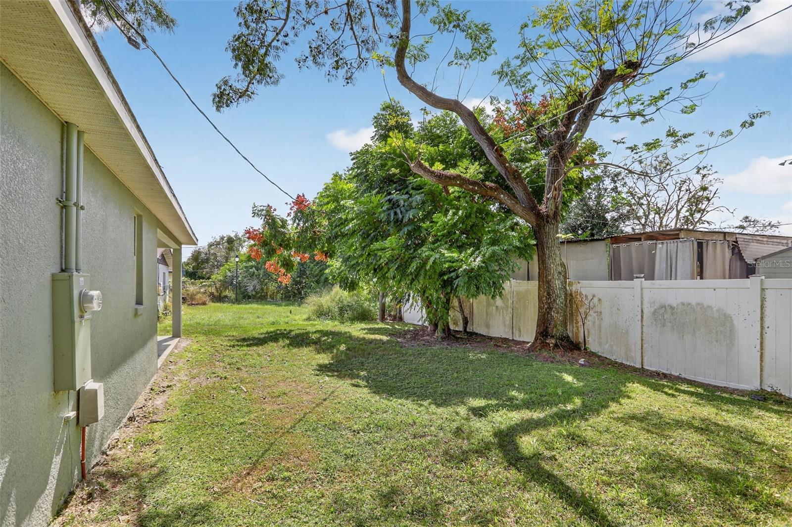 LONE PINES - Residential