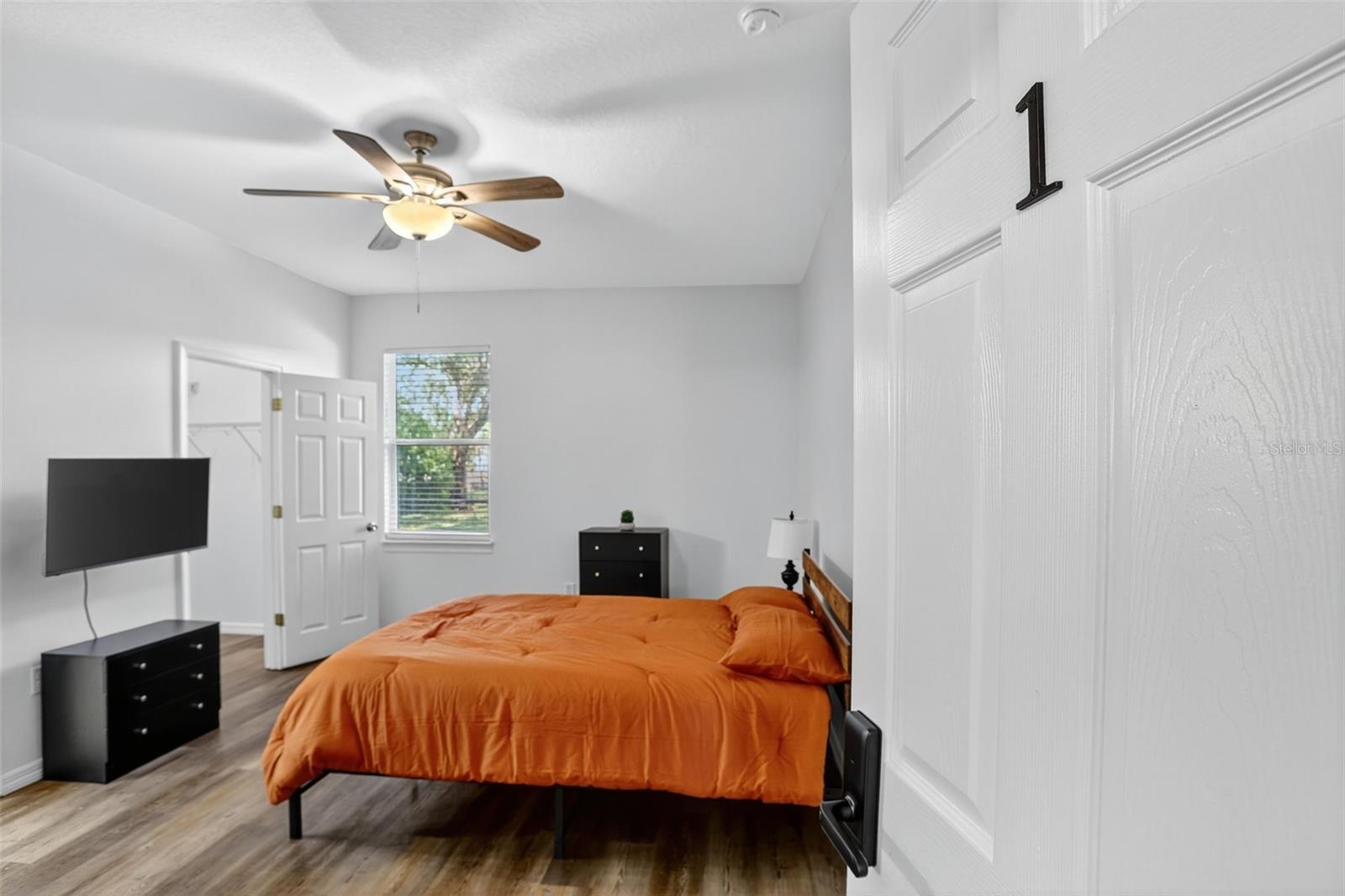 LONE PINES - Residential