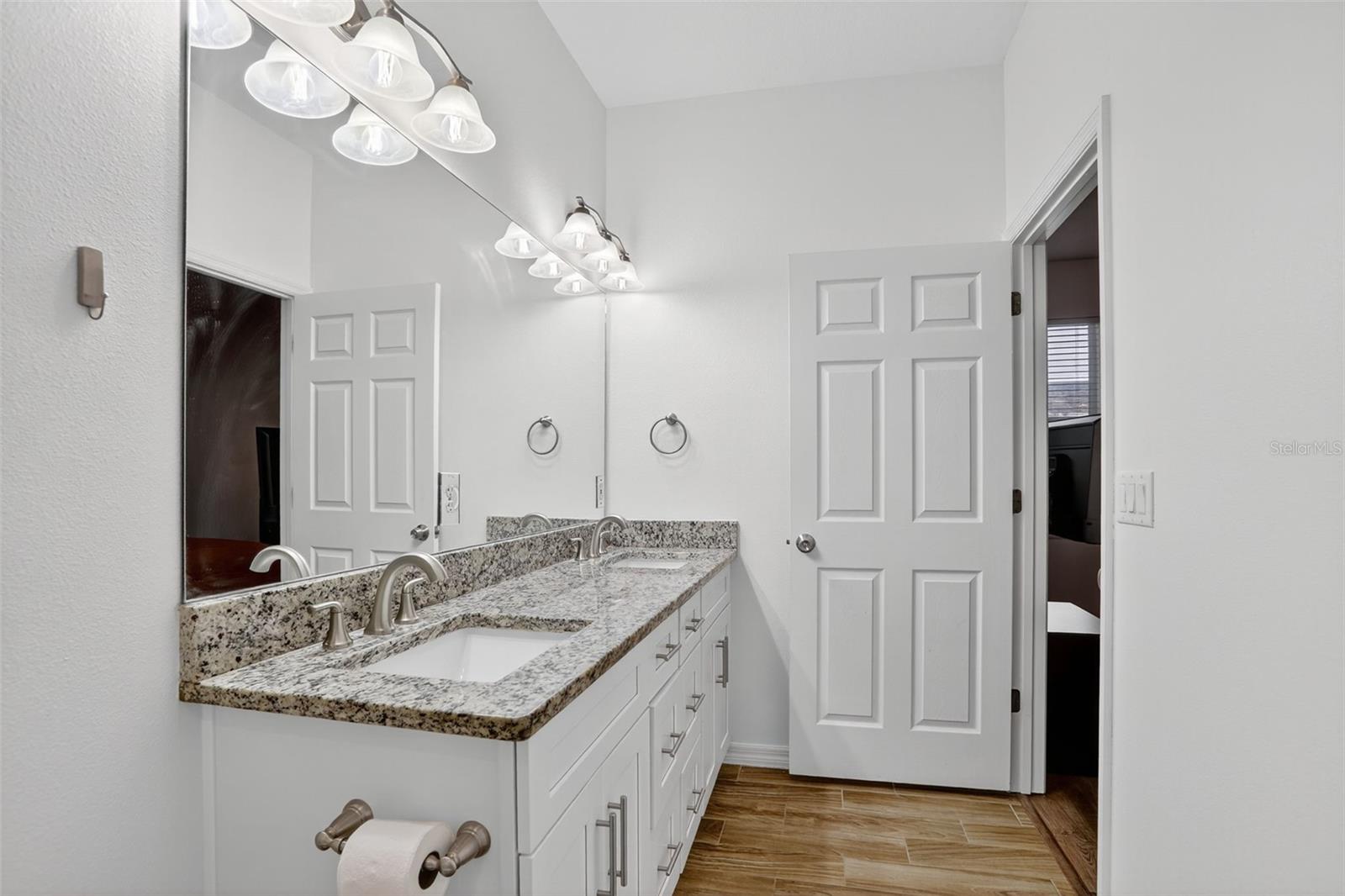 LONE PINES - Residential