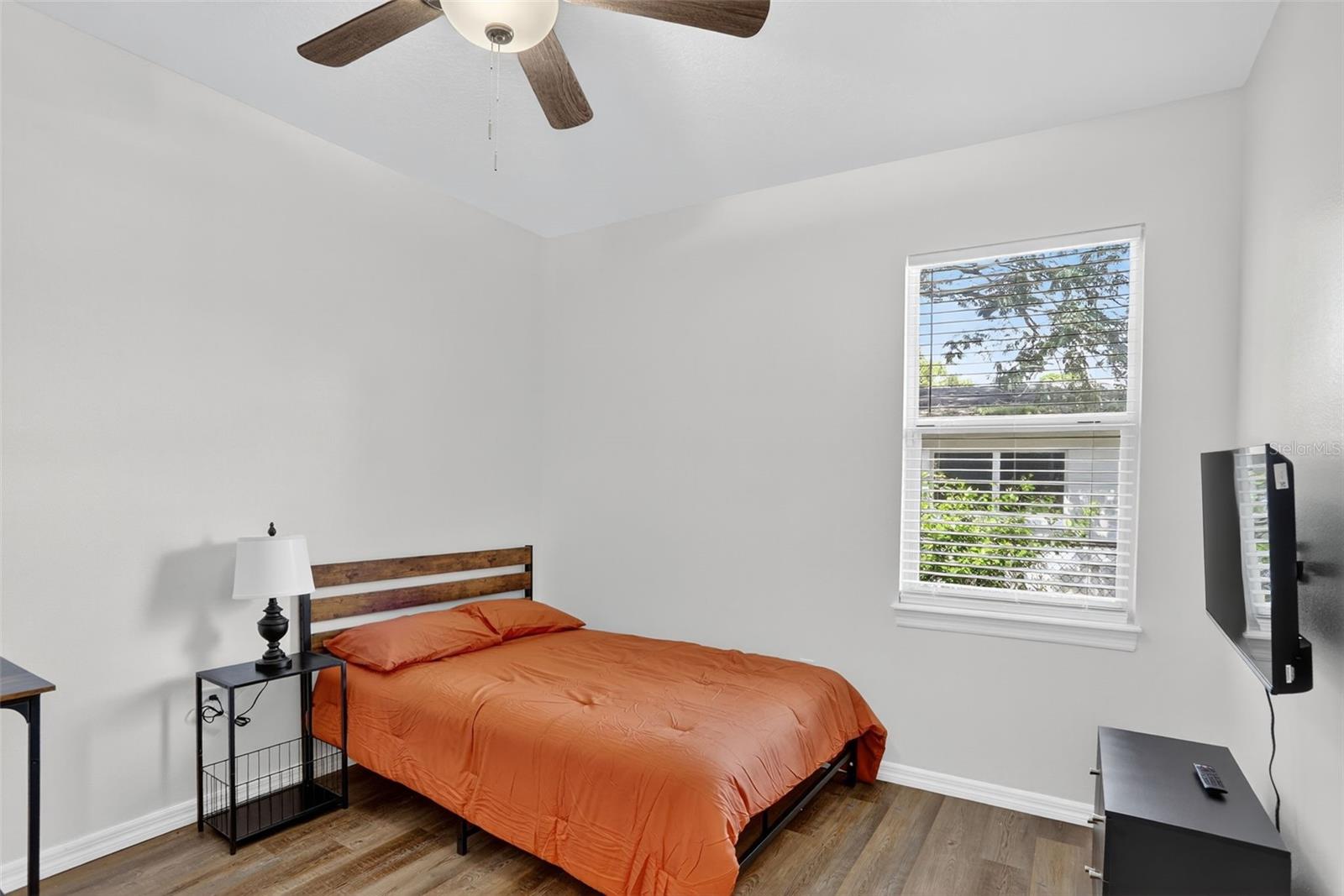 LONE PINES - Residential