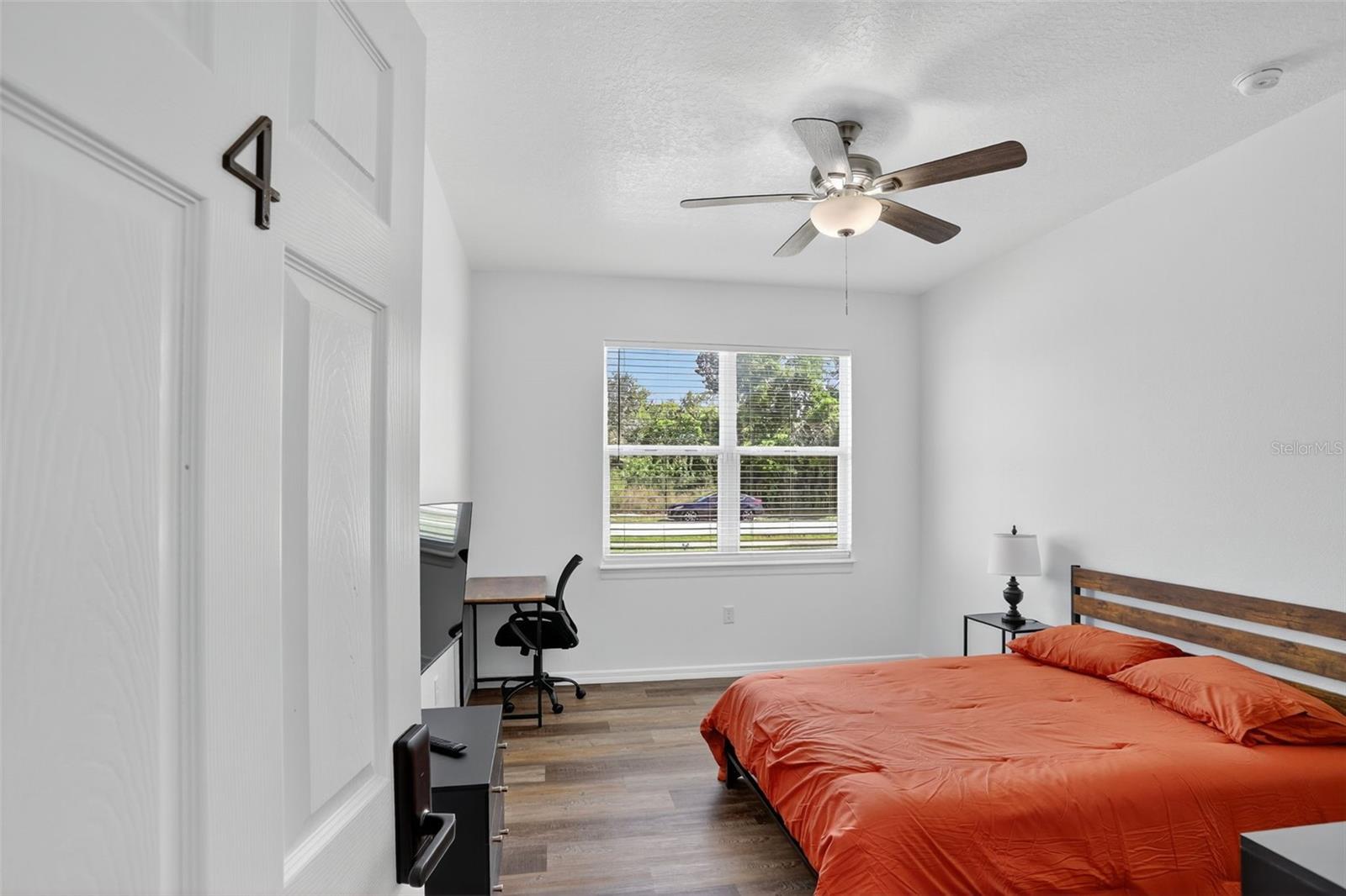 LONE PINES - Residential