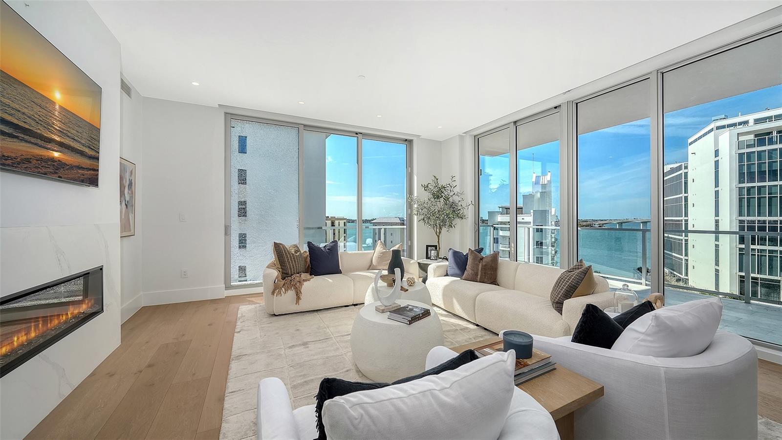 253 GOLDEN GATE POINT 703