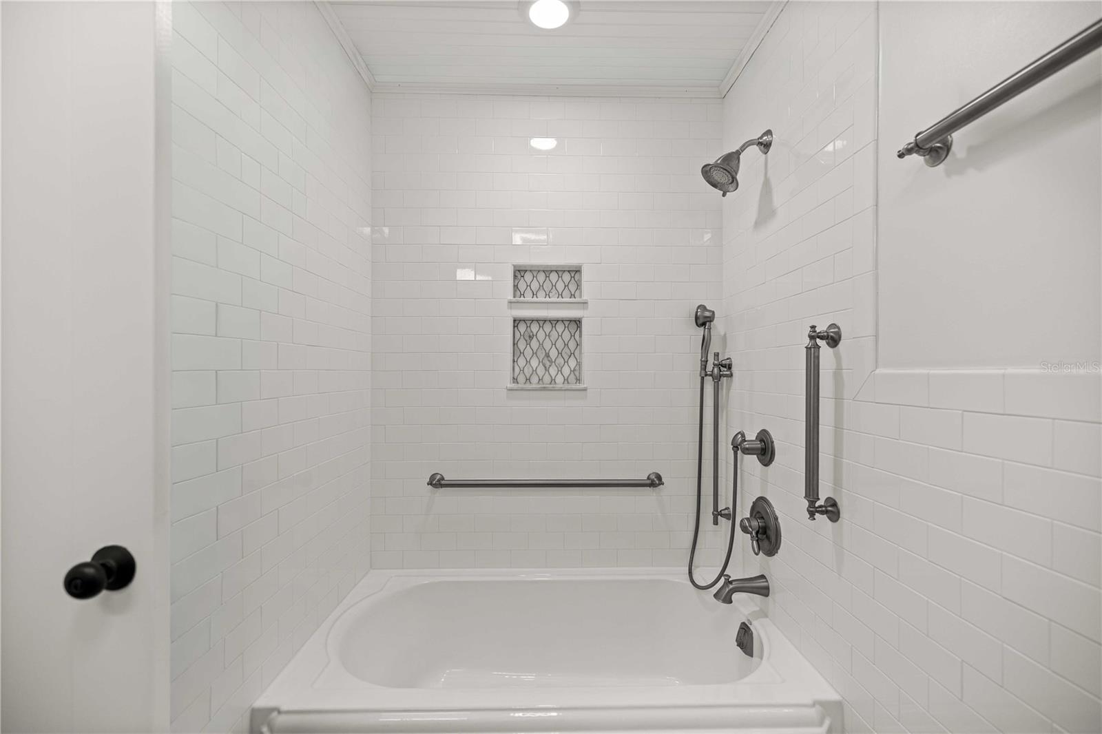 MASON MANOR - Residential
