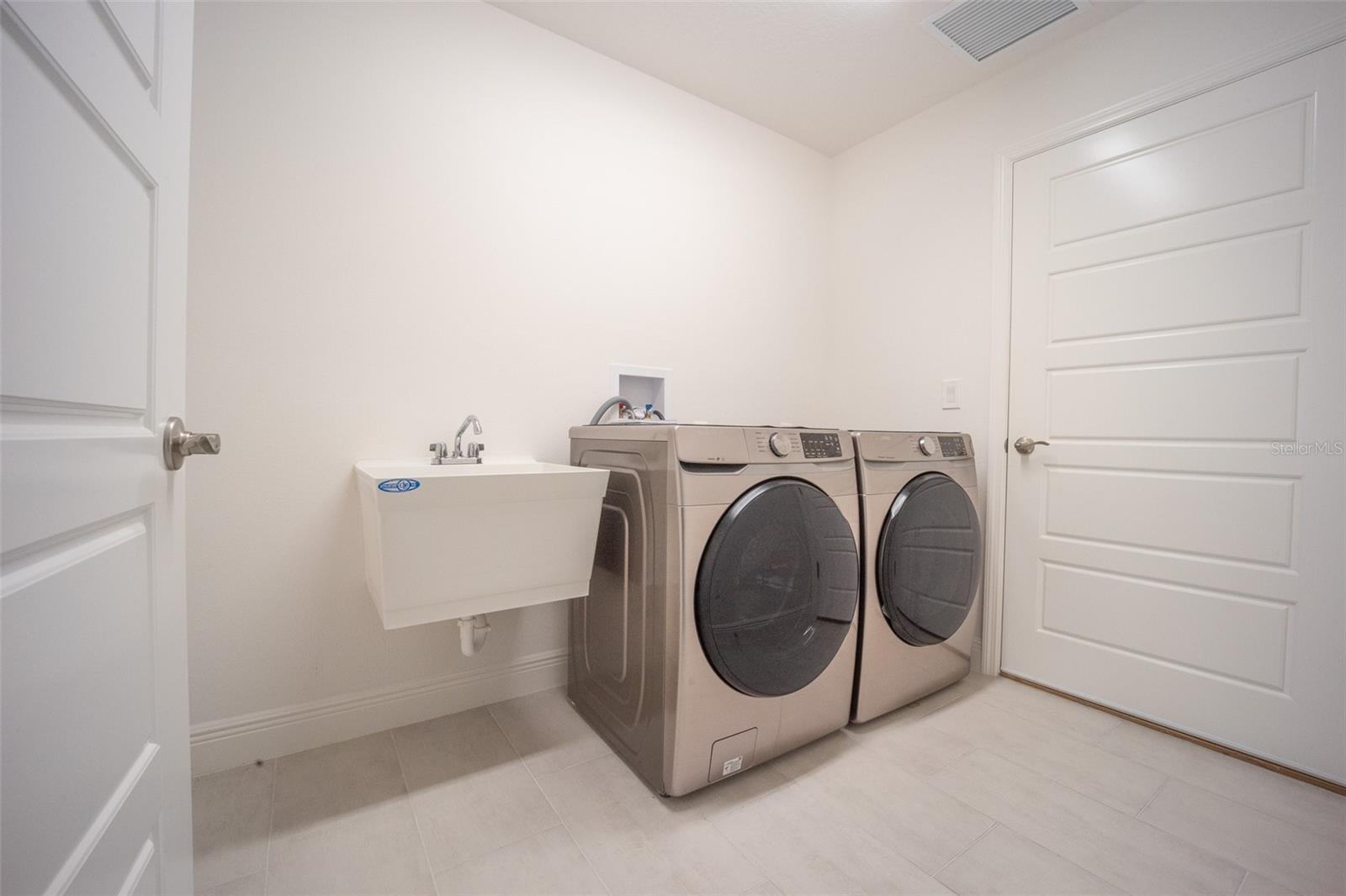 SOUTHERN OAKS UN #77 - Residential Lease