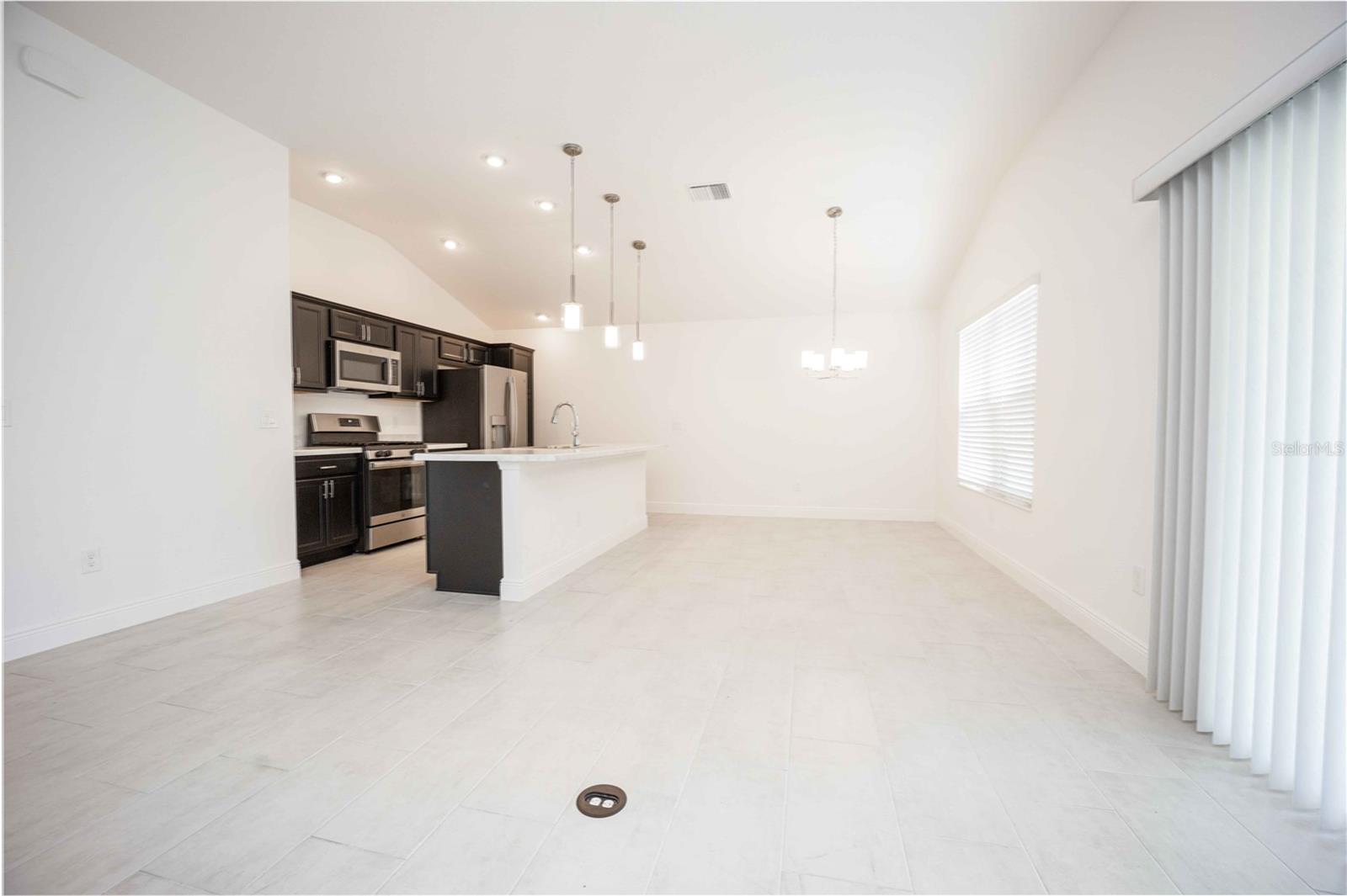 SOUTHERN OAKS UN #77 - Residential Lease