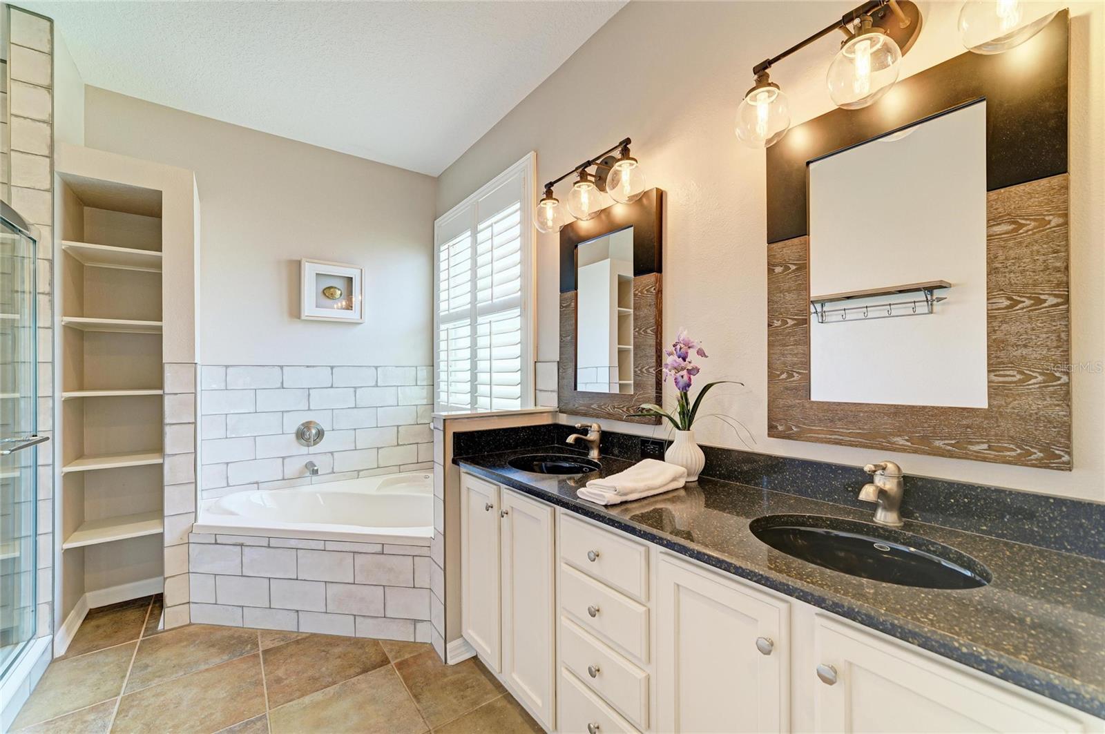 RIVERWALK VILLAGE CYPRESS BANKS SP H - Residential