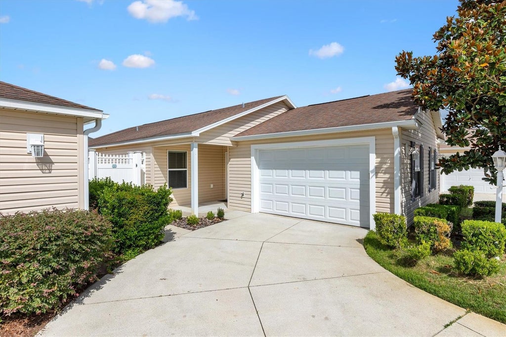 Photo of 2192 Shanewood Court, The Villages, FL 32162 (MLS # G5116383)