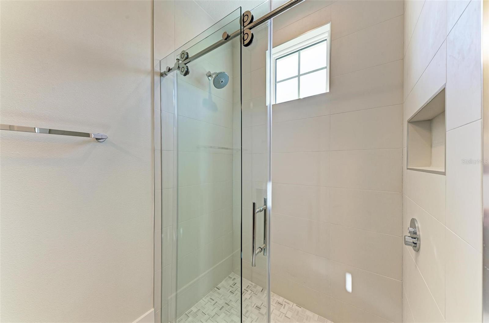 FOUNDERS CLUB - Residential