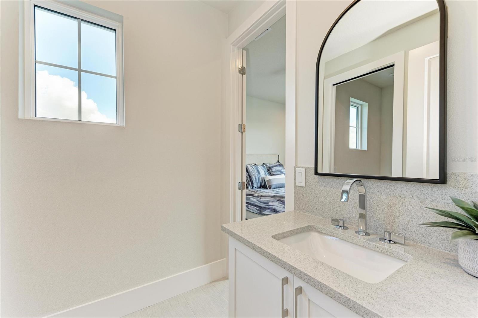 FOUNDERS CLUB - Residential