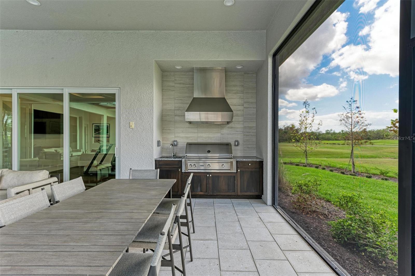 FOUNDERS CLUB - Residential