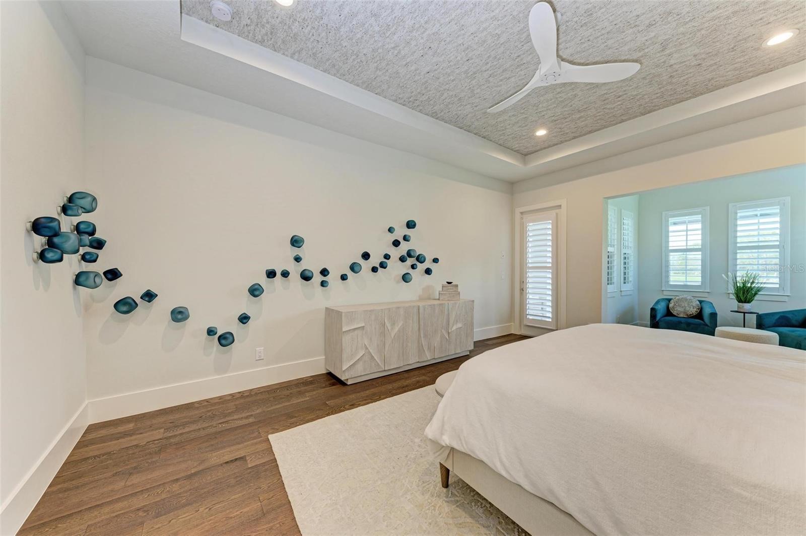 FOUNDERS CLUB - Residential