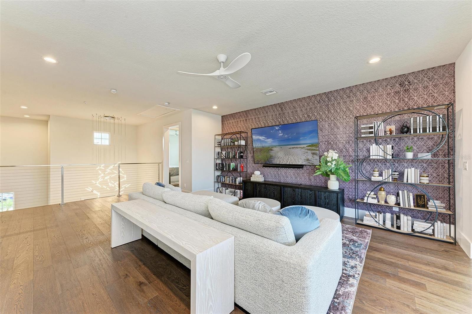 FOUNDERS CLUB - Residential