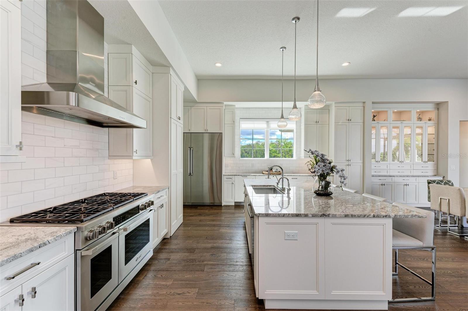 FOUNDERS CLUB - Residential