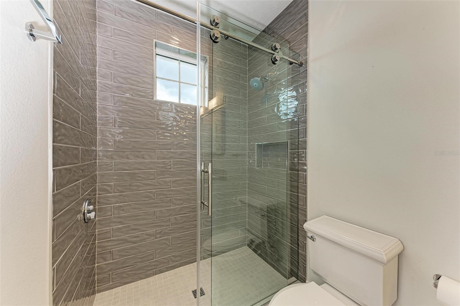 FOUNDERS CLUB - Residential