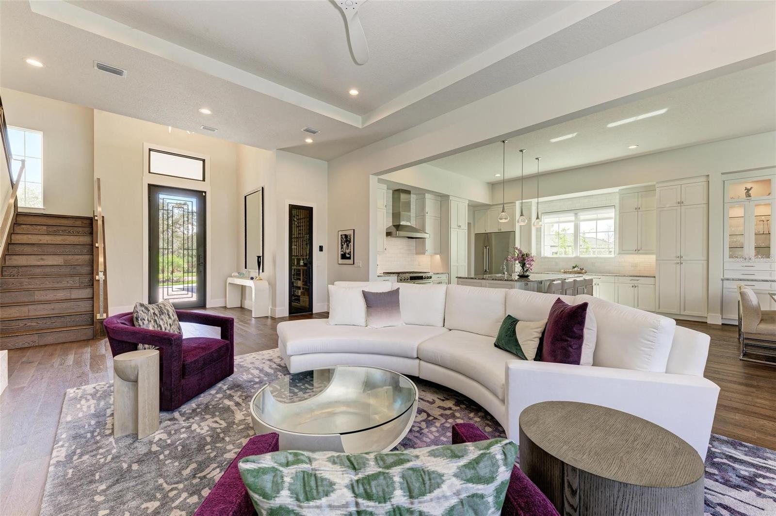 FOUNDERS CLUB - Residential