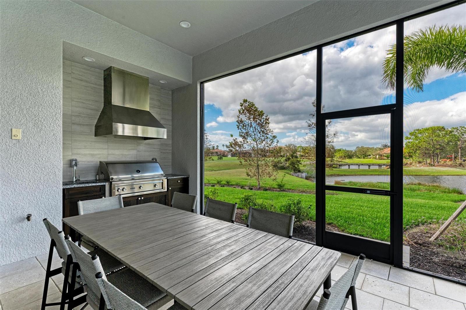 FOUNDERS CLUB - Residential