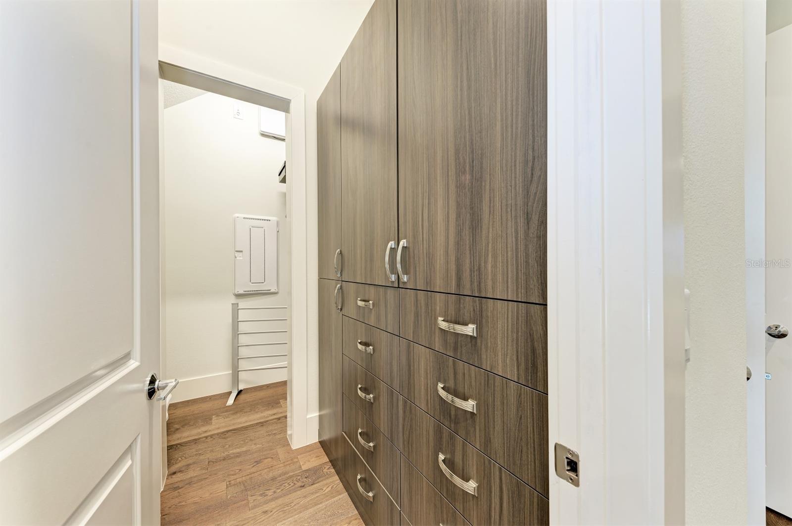 FOUNDERS CLUB - Residential