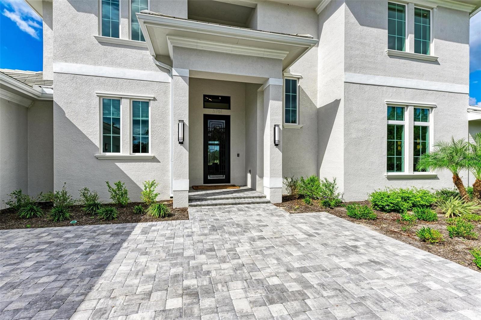 FOUNDERS CLUB - Residential