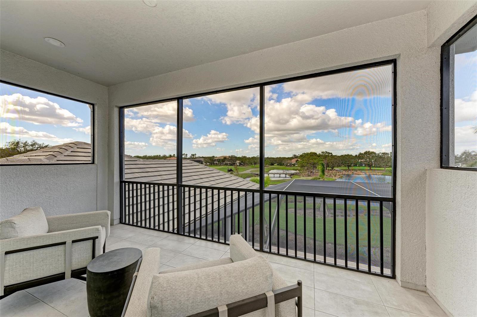 FOUNDERS CLUB - Residential