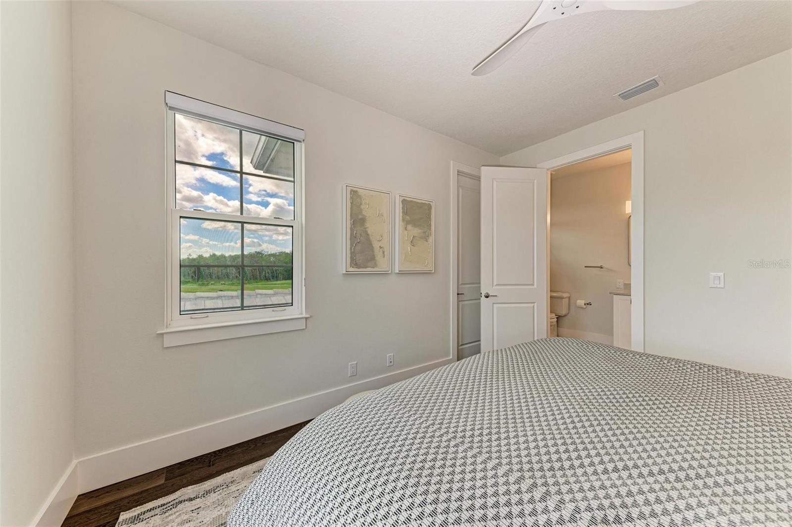 FOUNDERS CLUB - Residential