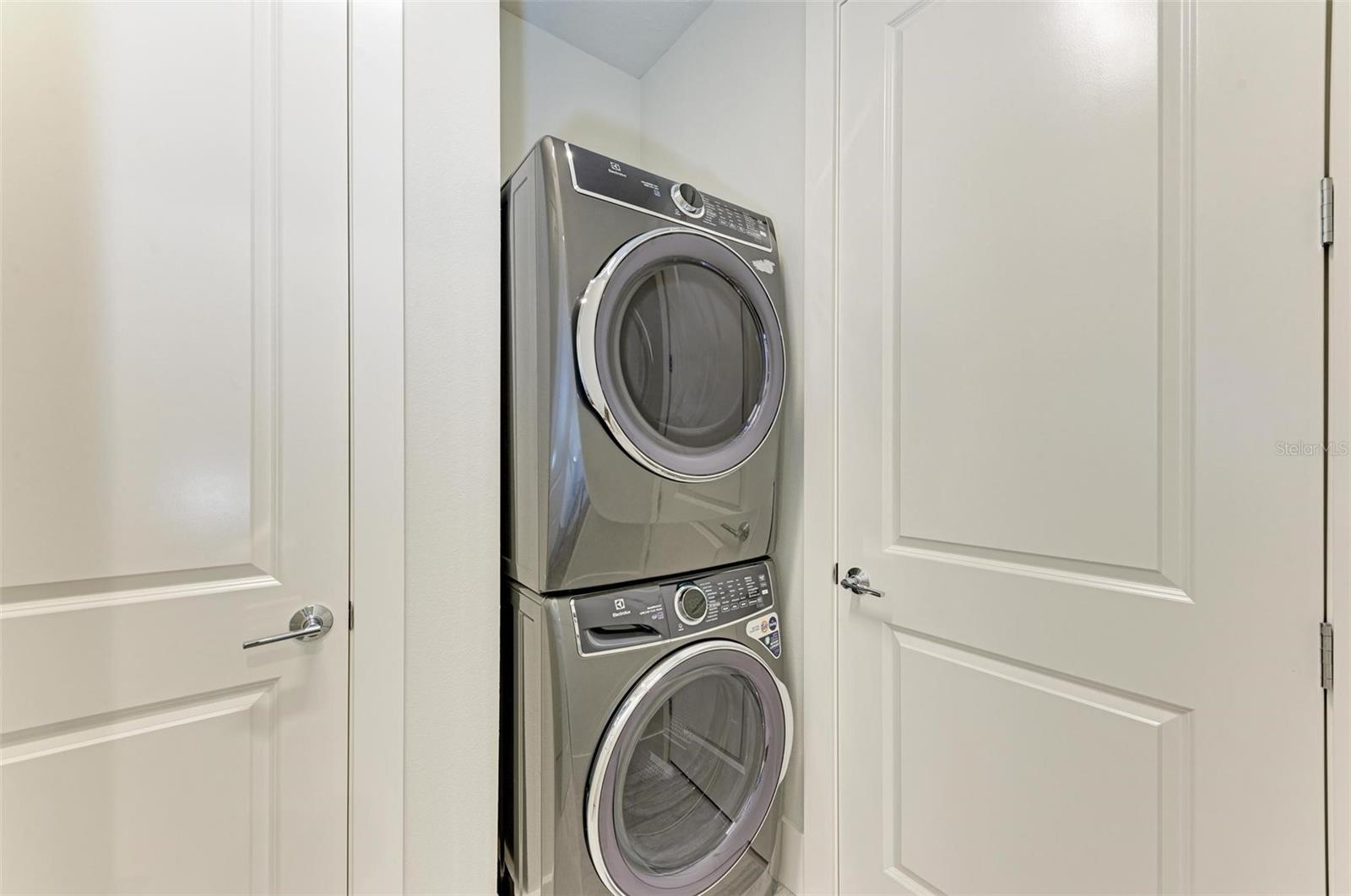 FOUNDERS CLUB - Residential